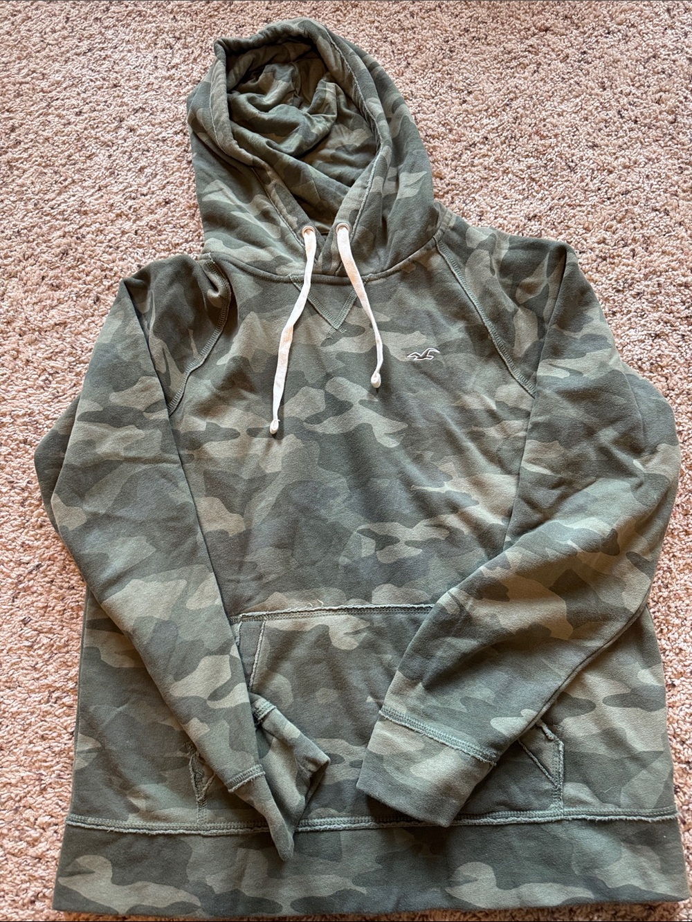 Hollister Men's Olive Green Camo Hoodie Sweatshirt
